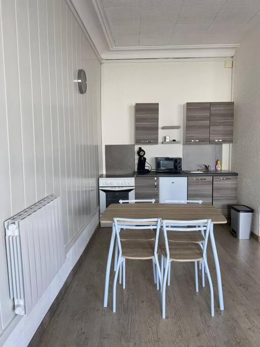 Studio Spacieux Proche Du Centre Ville Montceau-les-Mines Kültér fotó