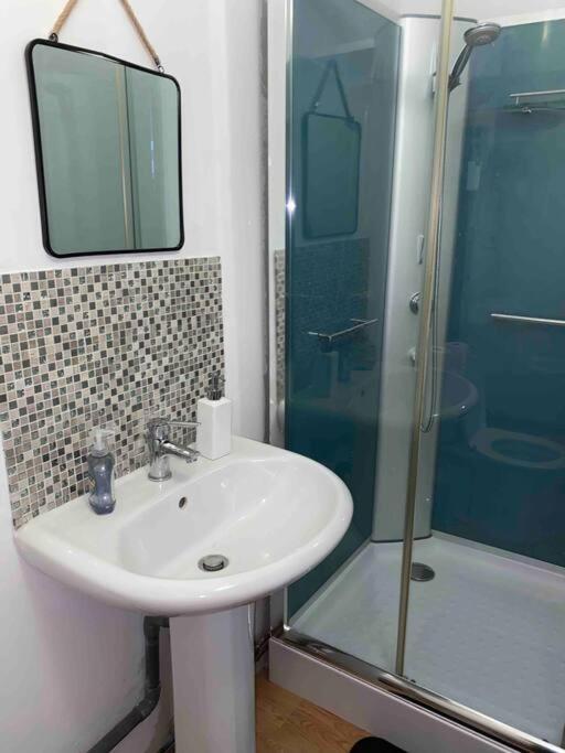 Studio Spacieux Proche Du Centre Ville Montceau-les-Mines Kültér fotó